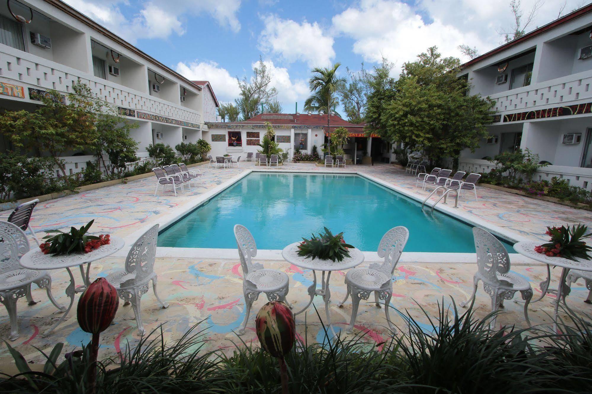 Nettie'S Different Of Nassau Casuarina'S Hotel Eksteriør billede