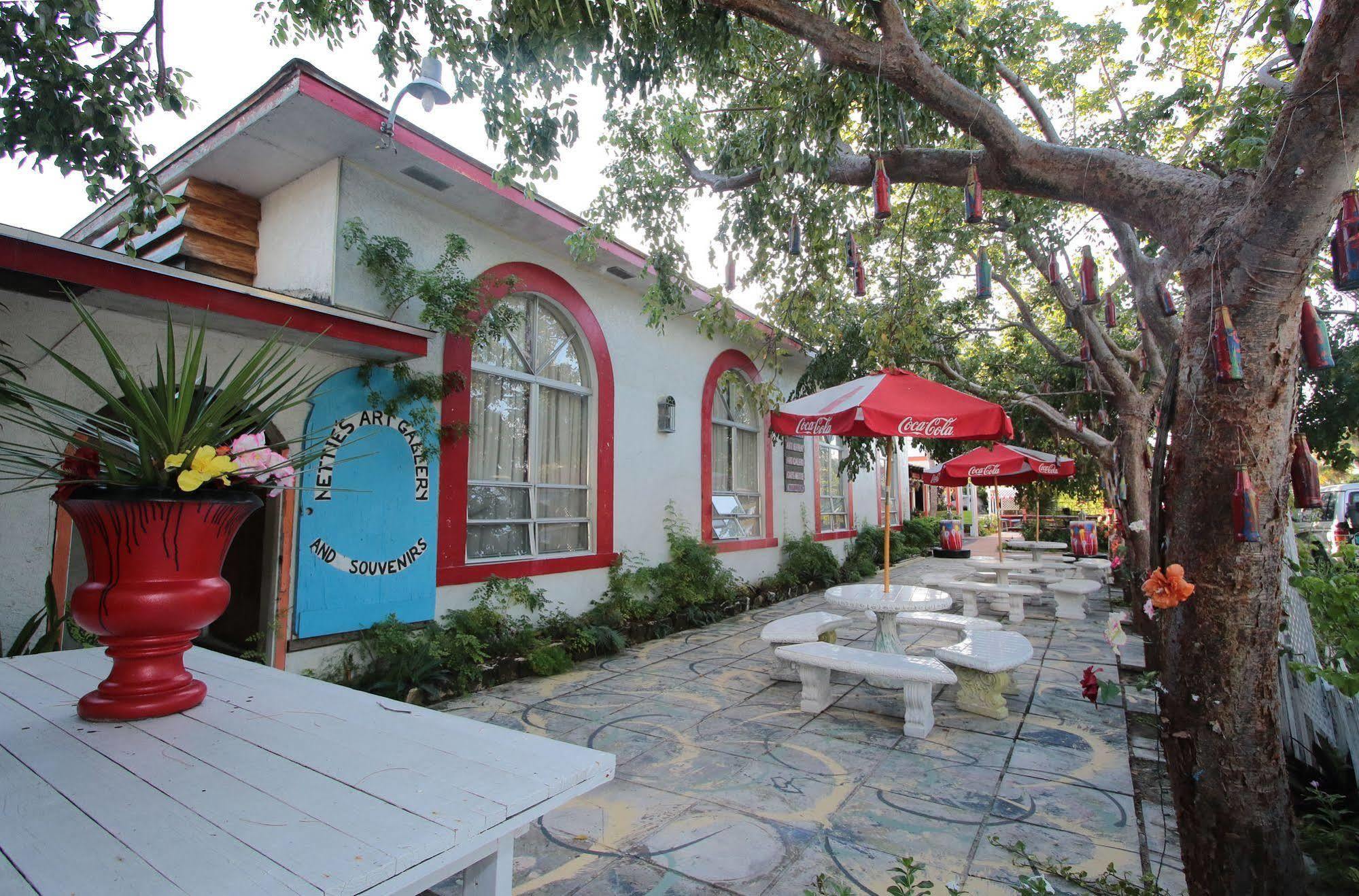 Nettie'S Different Of Nassau Casuarina'S Hotel Eksteriør billede
